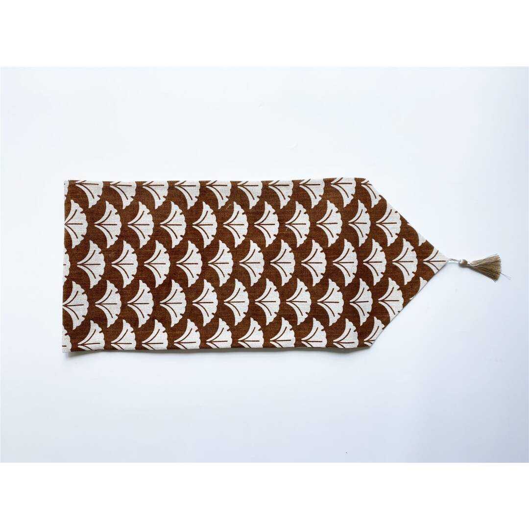 CAMINO ESTAMPADO DECORADO CHENILLA MARRON 30X180 CMS.