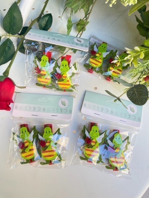Pack de 8 pinzas madera Dragón de Sant Jordi en fieltro 7.5x4.5 cm