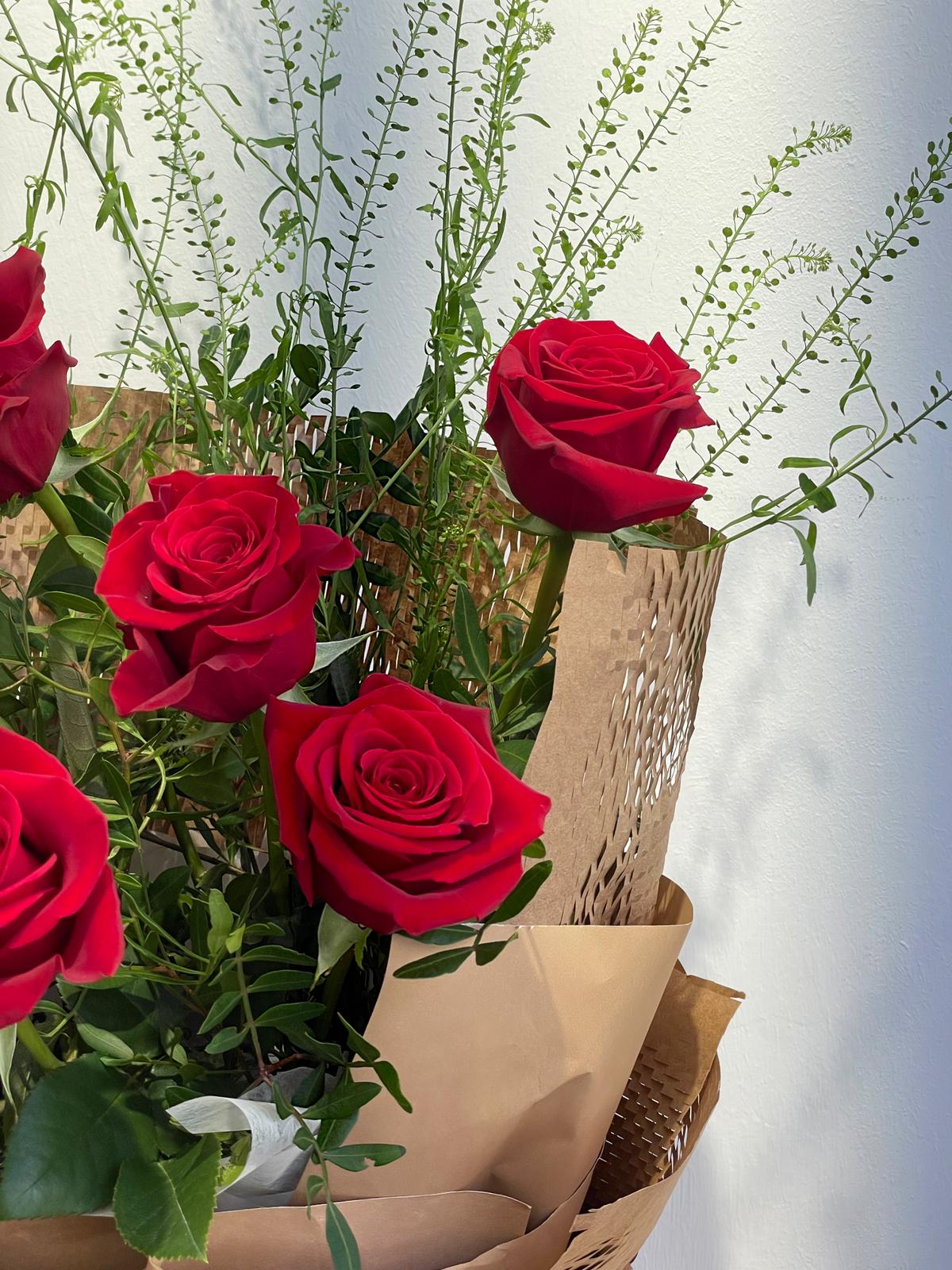 Bouquet LE ROSES 5 rosas - Imagen 3