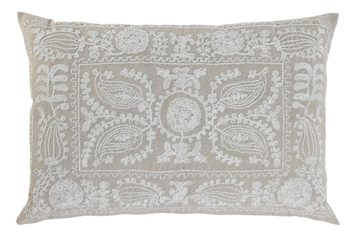 Cojín decorativo rectangular  bordado 60x40 cm