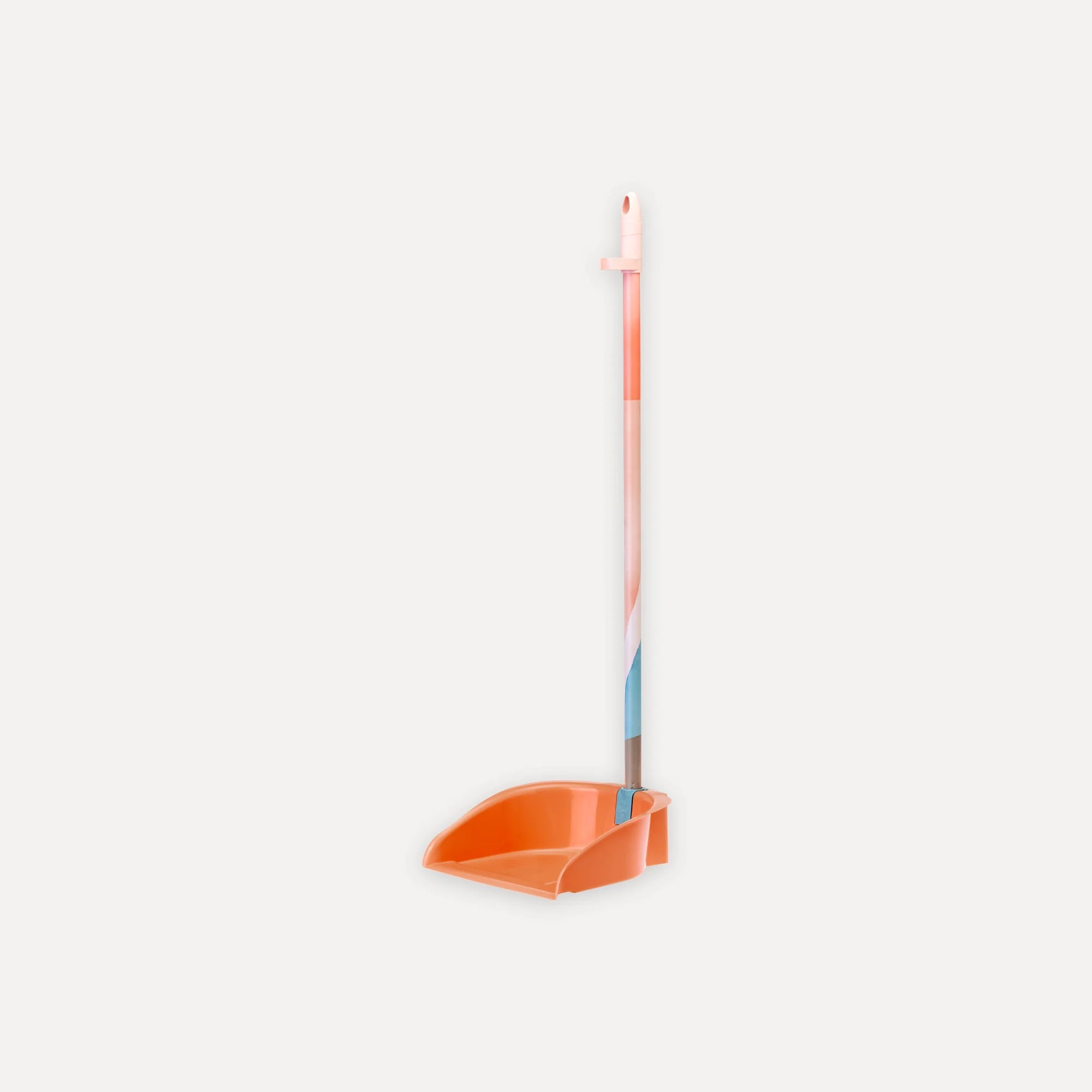 Recogedor antivuelco con palo plegable